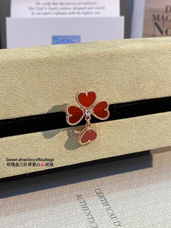 Van Cleef & Arpels ring 03lyh19